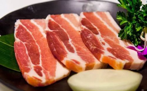 在打望火炉可以尝尽世界名肉,精选24种新鲜鲜肉,让食肉一族过足嘴瘾.